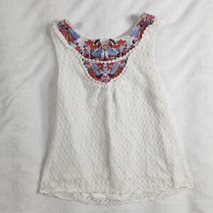 Anthropologie Akemi + Kin Embroidered White Sleeveless Top Sleeveless Womens M